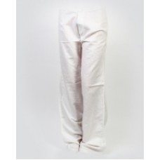 Белые брюки с прямыми штанинами