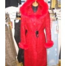 Пальто женское, красное с меховым манжетом