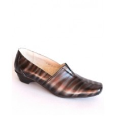 Туфли с коричнево-серебристыми полосами на низком каблуке