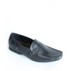Туфли школьные черного цвета с декоративной пряжкой